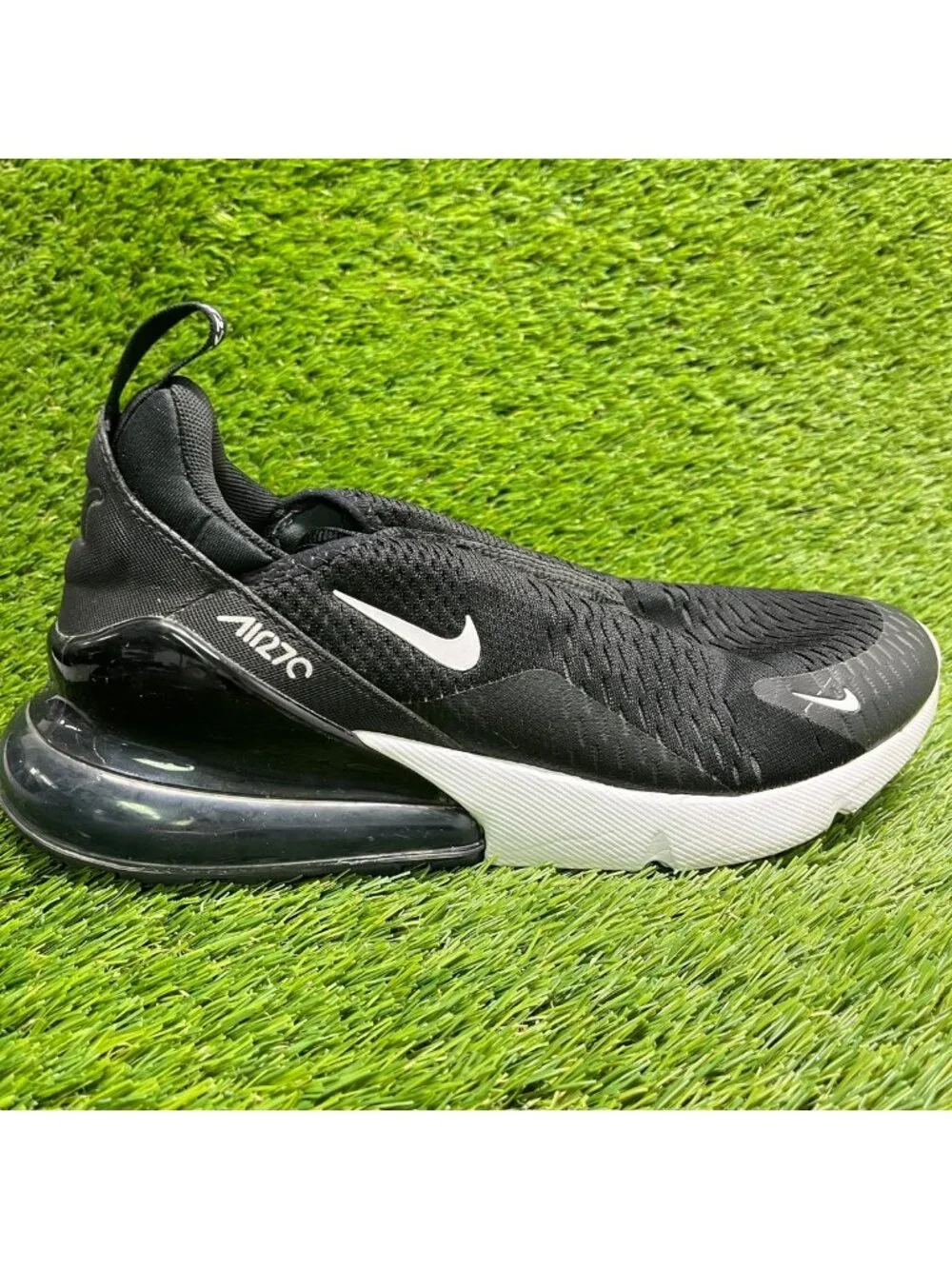 Nike Air Max 270 Womens Size 10.5 Black White Athletic Running Shoes Sneakers